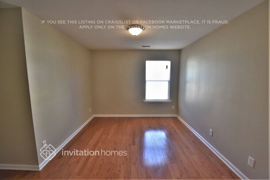 Building Photo - 2943 Edgewater St SW