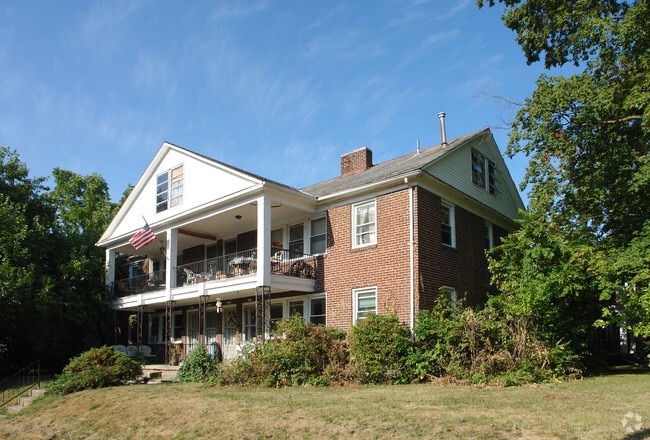 Primary Photo - 1345-1347 Broadview Ave