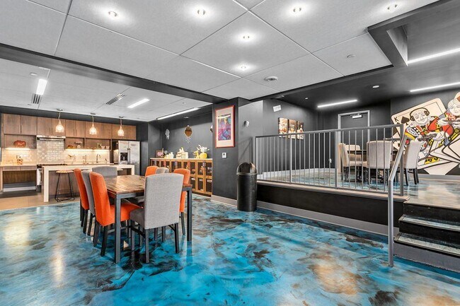 Building Photo - 933 McGee St