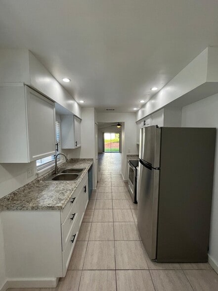 Building Photo - 3228 Vishaal Dr