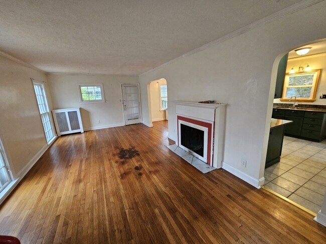 Building Photo - 3341 Hyde Park Ave