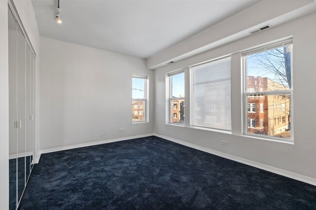 Building Photo - 6850 S Dante Ave