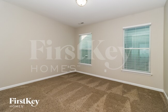 Building Photo - 5081 Devonshire Rd