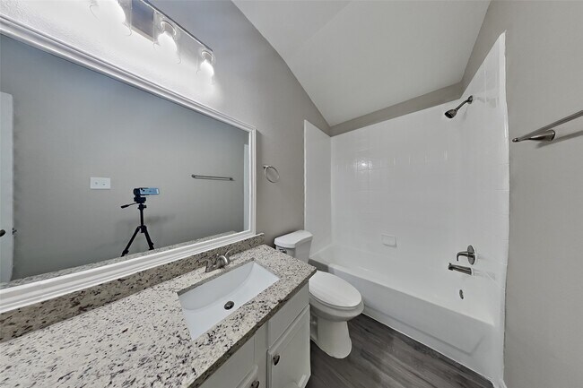 Building Photo - 6110 Wilcox Point Dr