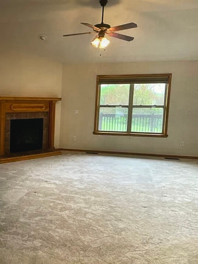 Building Photo - 740 Jefferson Ct