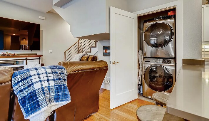 Washer/Dryer in Living Room - 1285 Xavier St