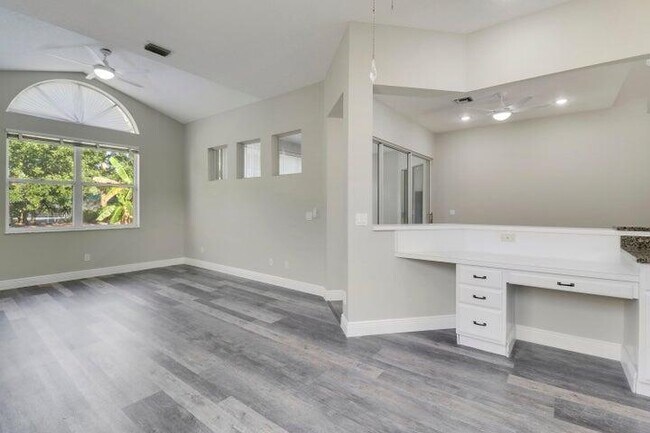 Building Photo - 3033 SE Brierwood Pl