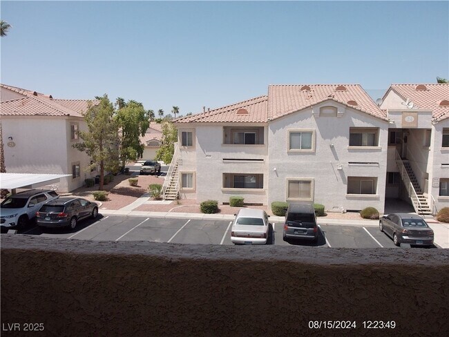 Building Photo - 855 N Stephanie St