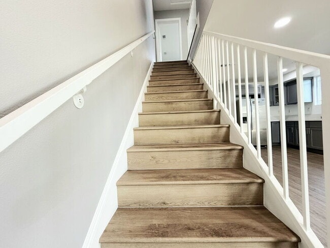 Building Photo - 1731 E 68th St