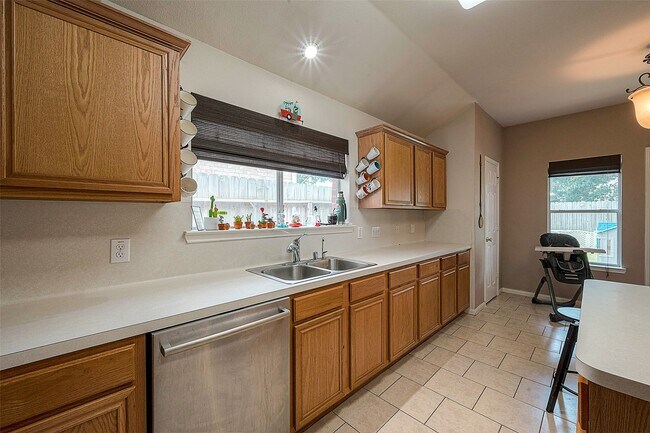 Building Photo - 1602 Rustic Hollow Ln