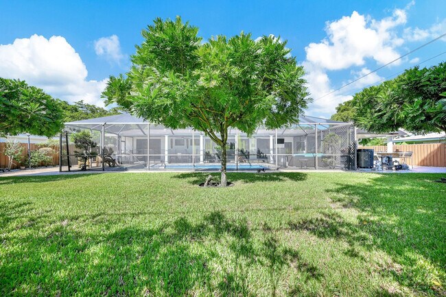 Building Photo - 836 Orchid Dr