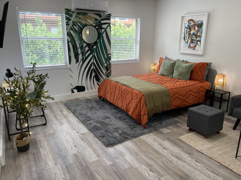 Building Photo - 522 NW 11th Ave