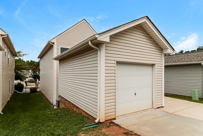 Building Photo - 11519 McDunkeld Dr