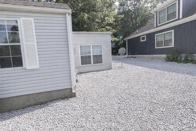 Building Photo - 306 W Worley St