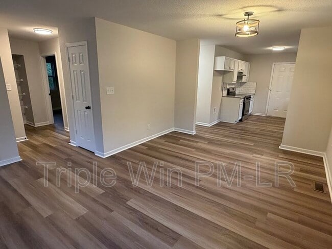 Building Photo - 107 Juniper Pl