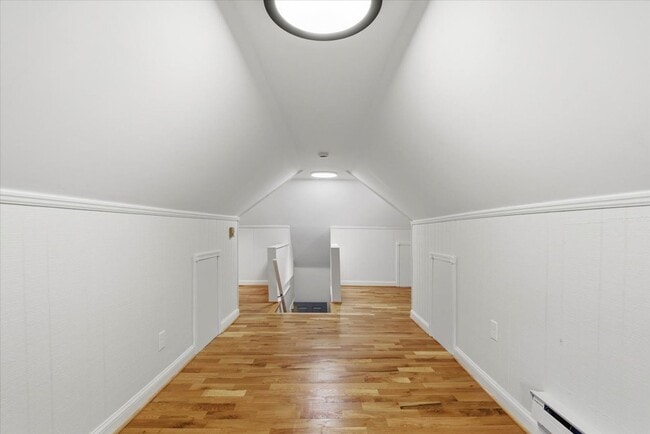 Building Photo - 305 W Broadway