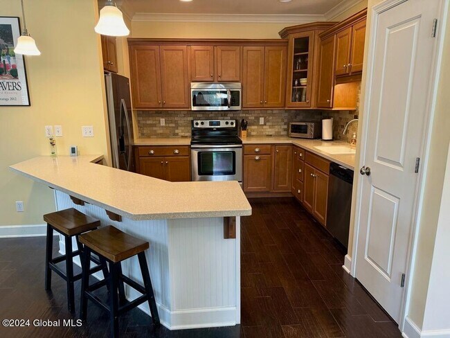 Building Photo - 10 Lancaster Pl