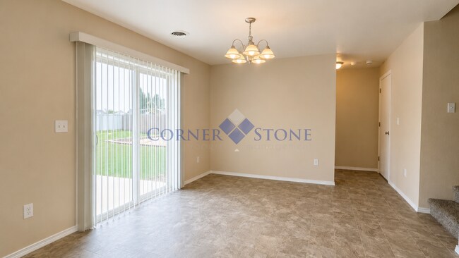 Building Photo - Large 4 Bedroom Home with Bonus Room!