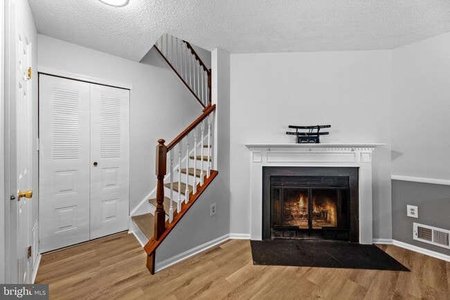 Building Photo - 66 Cheverny Ct