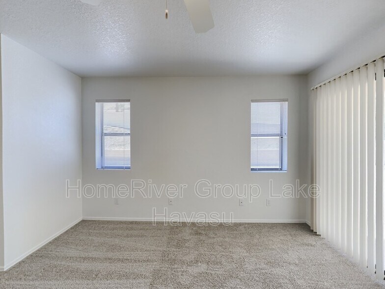 Building Photo - 3060 Ironwood Dr