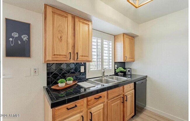 Building Photo - 4554 E Paradise Village Pkwy N