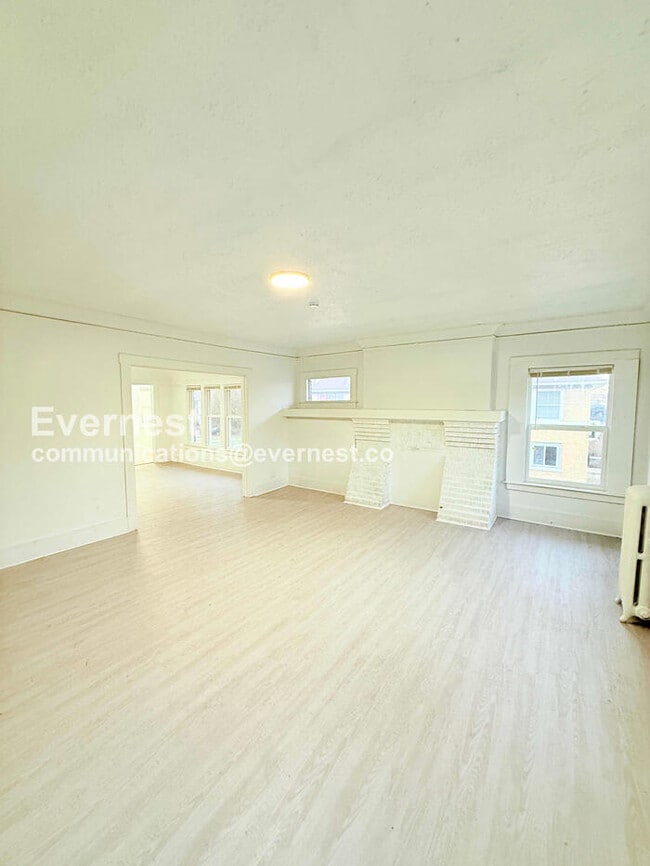 Building Photo - 8939 Dexter Ave