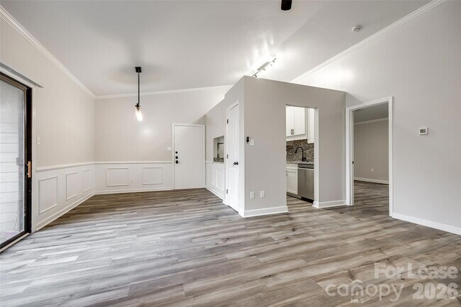 Building Photo - 4158 Charlotte Hwy