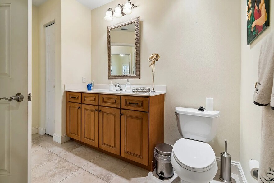 Building Photo - 7702 Lake Vista Ct