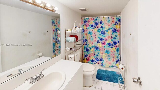 Building Photo - 15390 SW 76th Ter