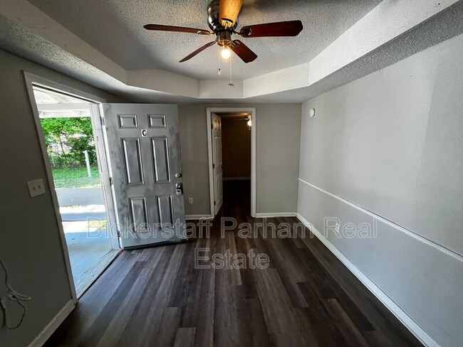 Building Photo - 826 Winston Rd