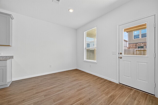 Building Photo - 1028 Laguna Cv Dr