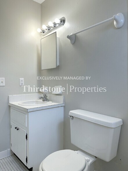 Building Photo - 4390 Herschel St