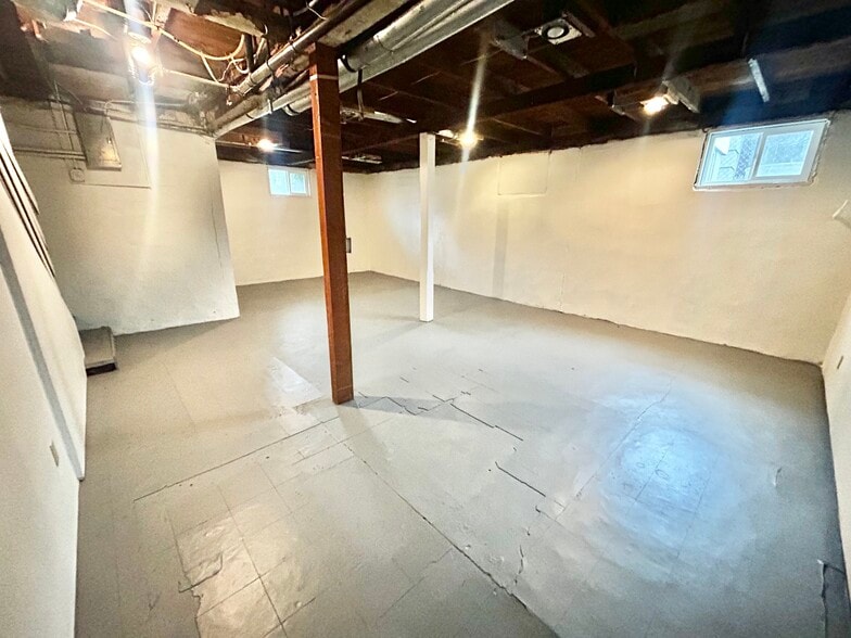 Storage - 7029 N Tyler Ave