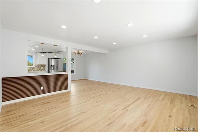 Building Photo - 6752 S Dahlia Ct