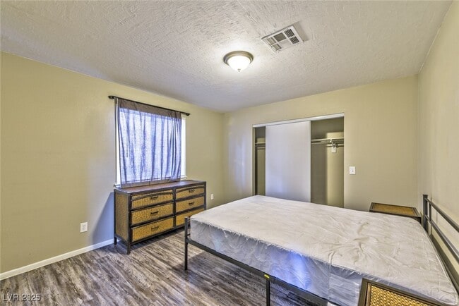 Building Photo - 6617 W Tropicana Ave