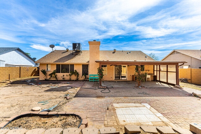 Building Photo - 8820 W Alice Ave