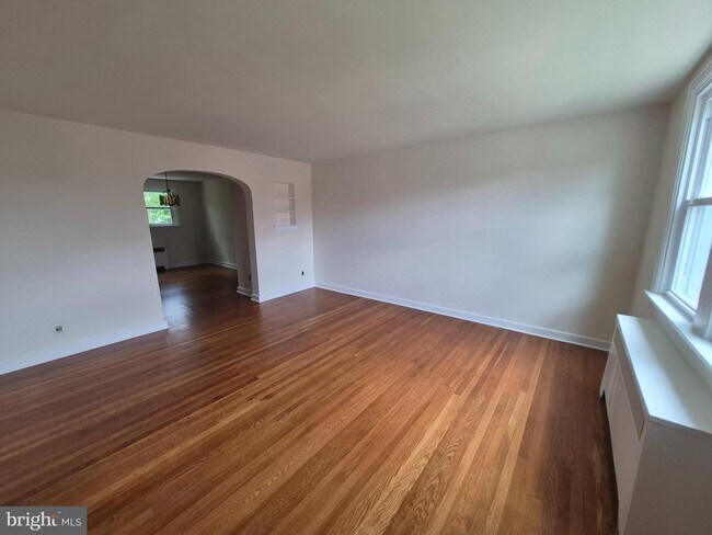 Building Photo - 3423 Verner St