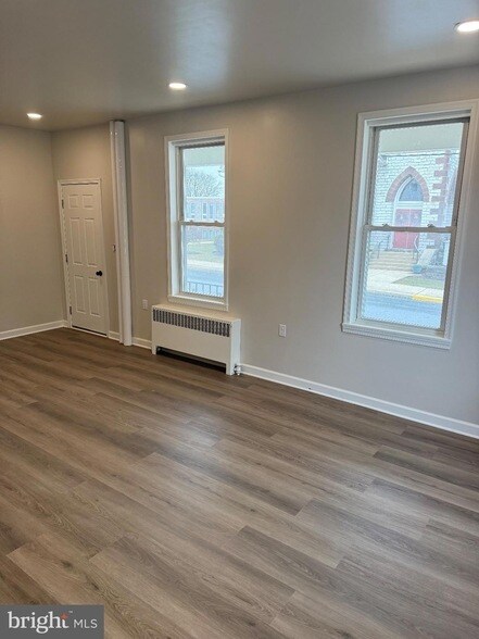 Building Photo - 100 S Park St