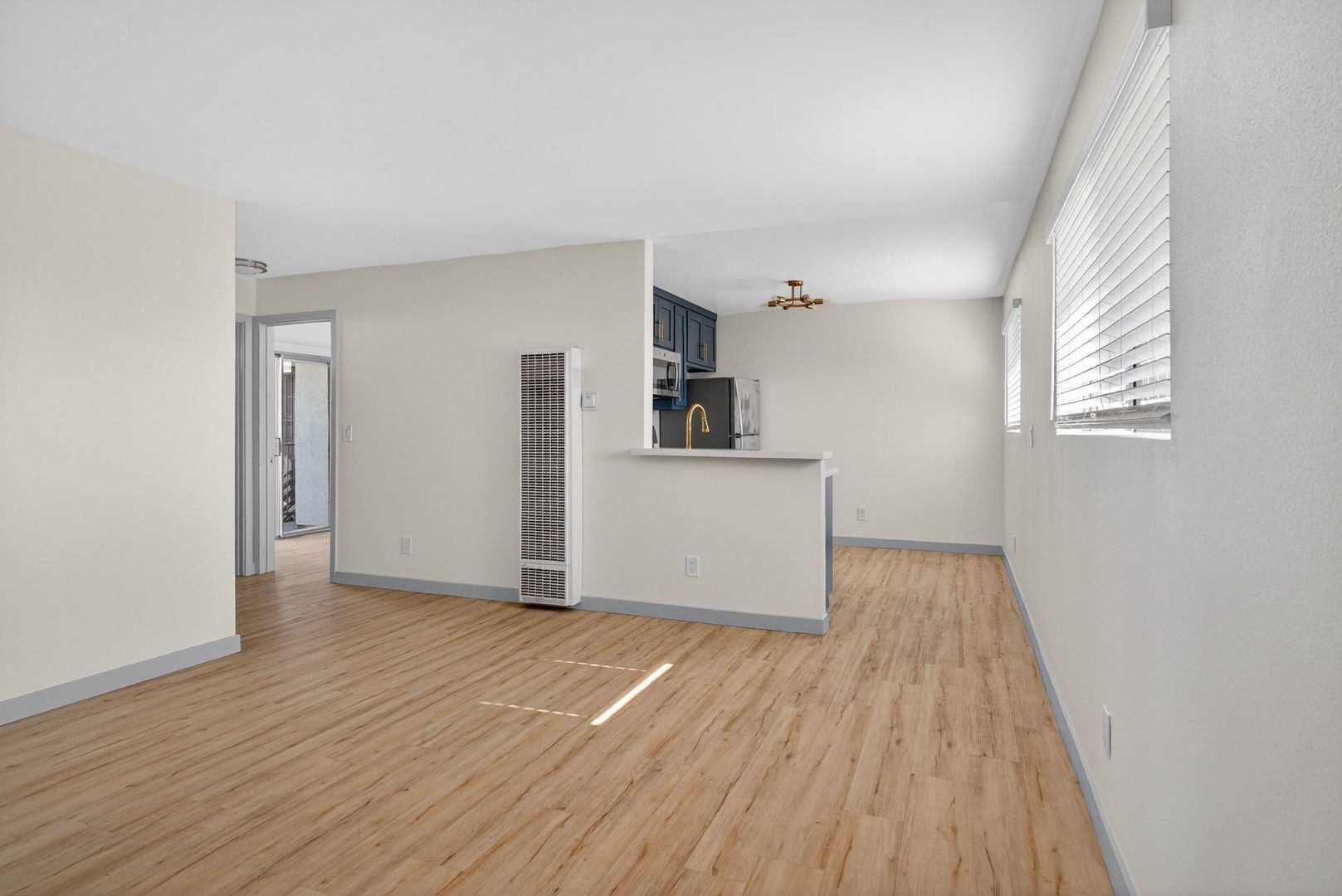 Building Photo - 921 Alamitos Ave