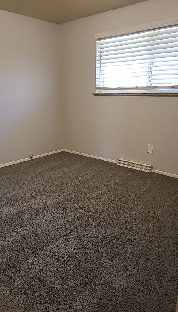 Building Photo - Updated 2 Bedroom Apartment with Private P...