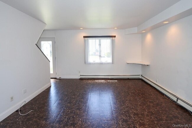 Building Photo - 223 Chestnut Ave