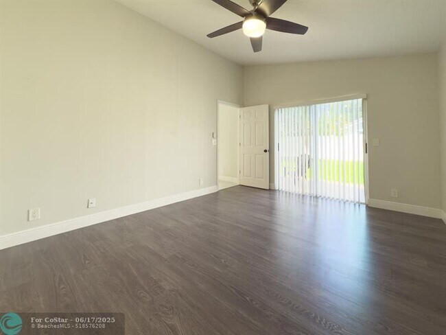 Building Photo - 12204 Sunset Point Cir