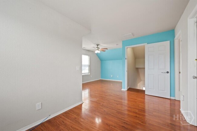 Building Photo - 17 Bushwood Dr