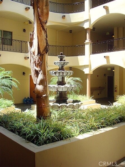 Building Photo - 10640 Woodbridge St