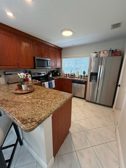 Building Photo - 699 Deer Creek Corona Way