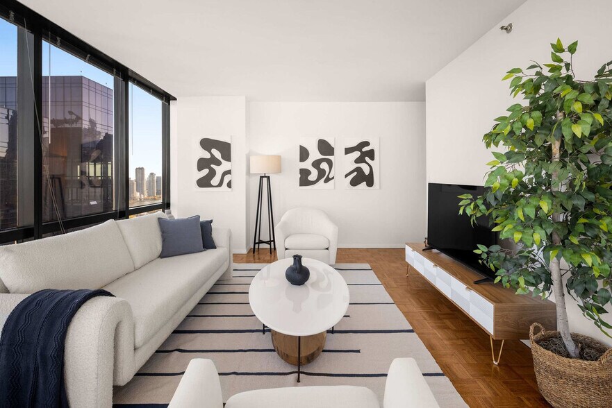 Building Photo - 420 E 61st St