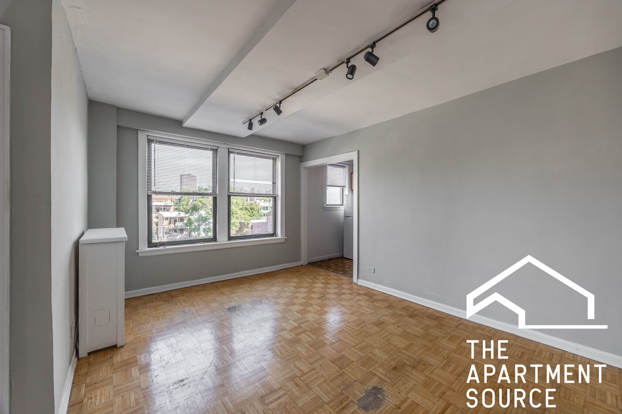 Building Photo - 737 W Belmont Ave