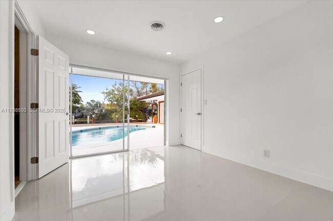 Building Photo - 1910 NW 36th St