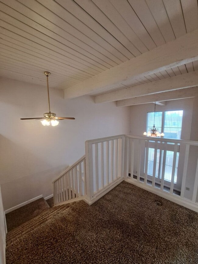Building Photo - Beautiful 2 Bedroom Condominium Near Fashi...