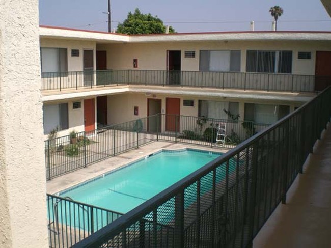 Pool - Beck View Apartments